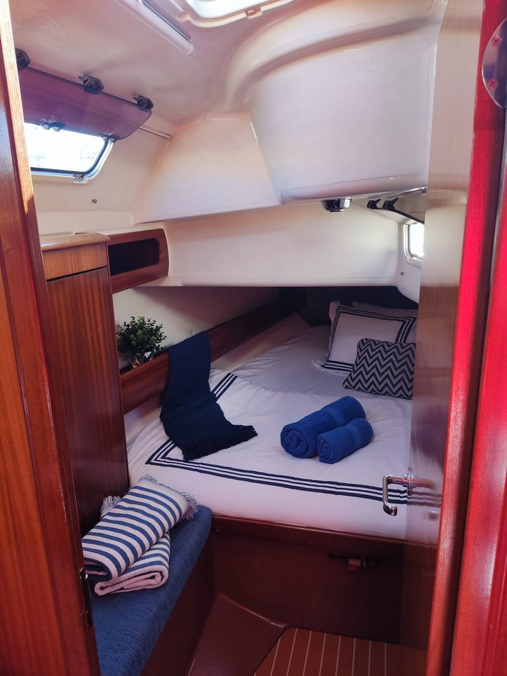 Bavaria 38 — photo 23