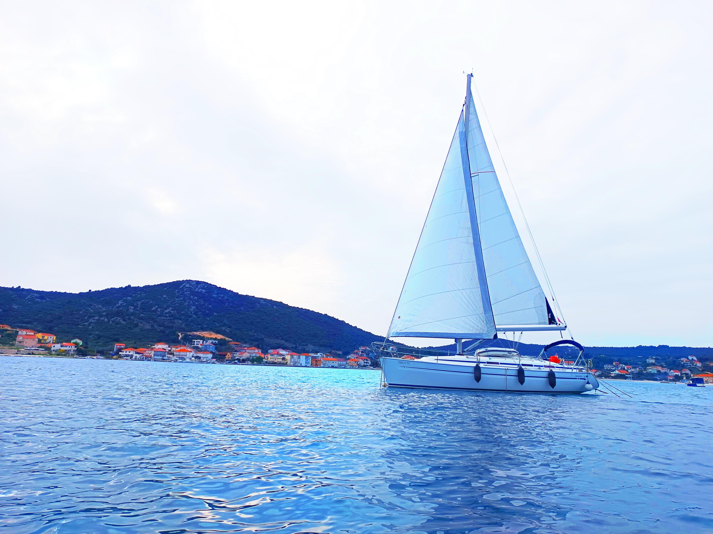 Bavaria 38 — photo 27
