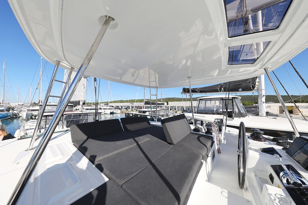 Lagoon 46 - 4 + 2 cab. — photo 7