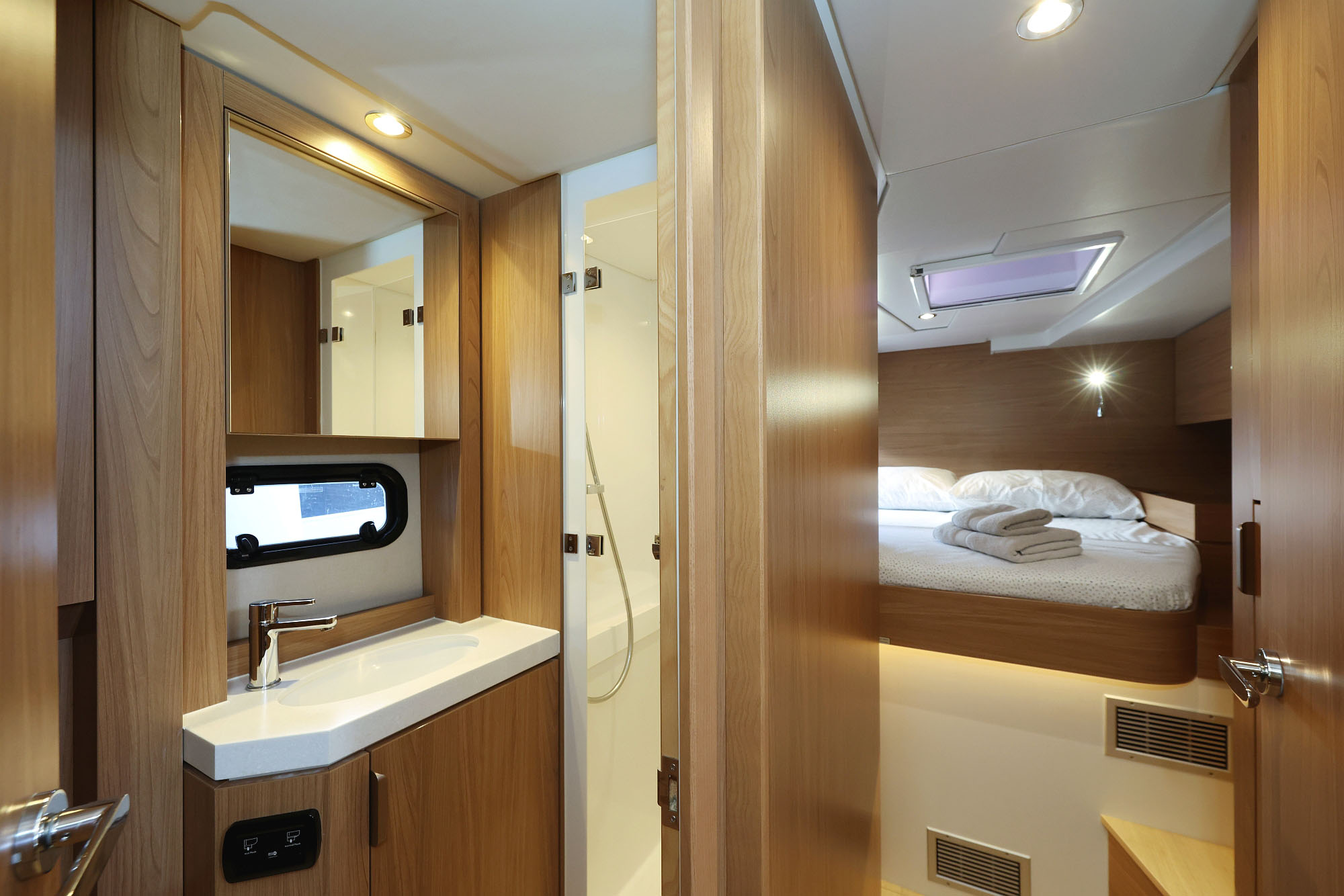 Bali 4.6 - 5 + 1 cab. — photo 31