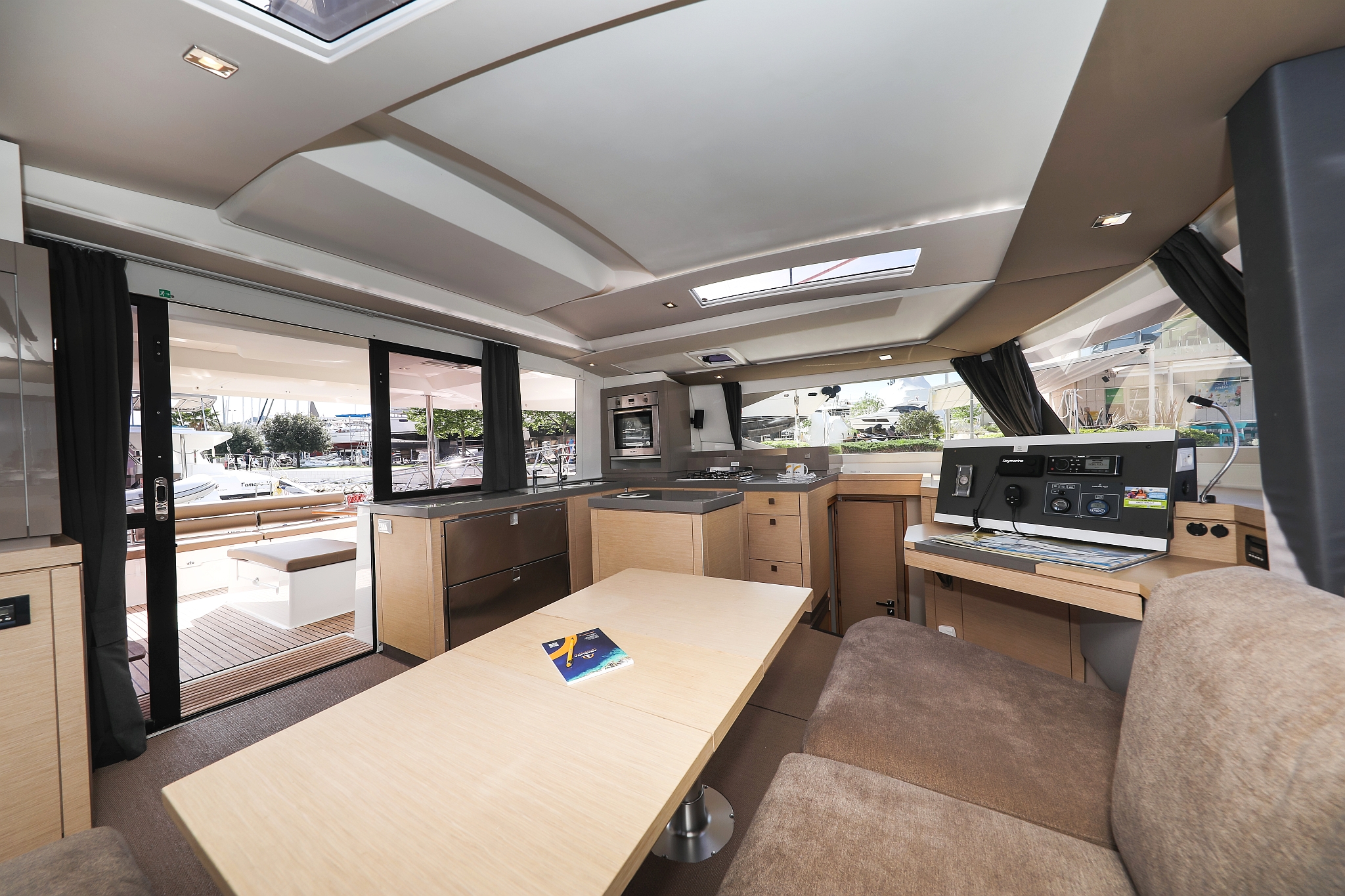 Fountaine Pajot Saona 47 Quintet - 5 + 1 cab. — photo 51