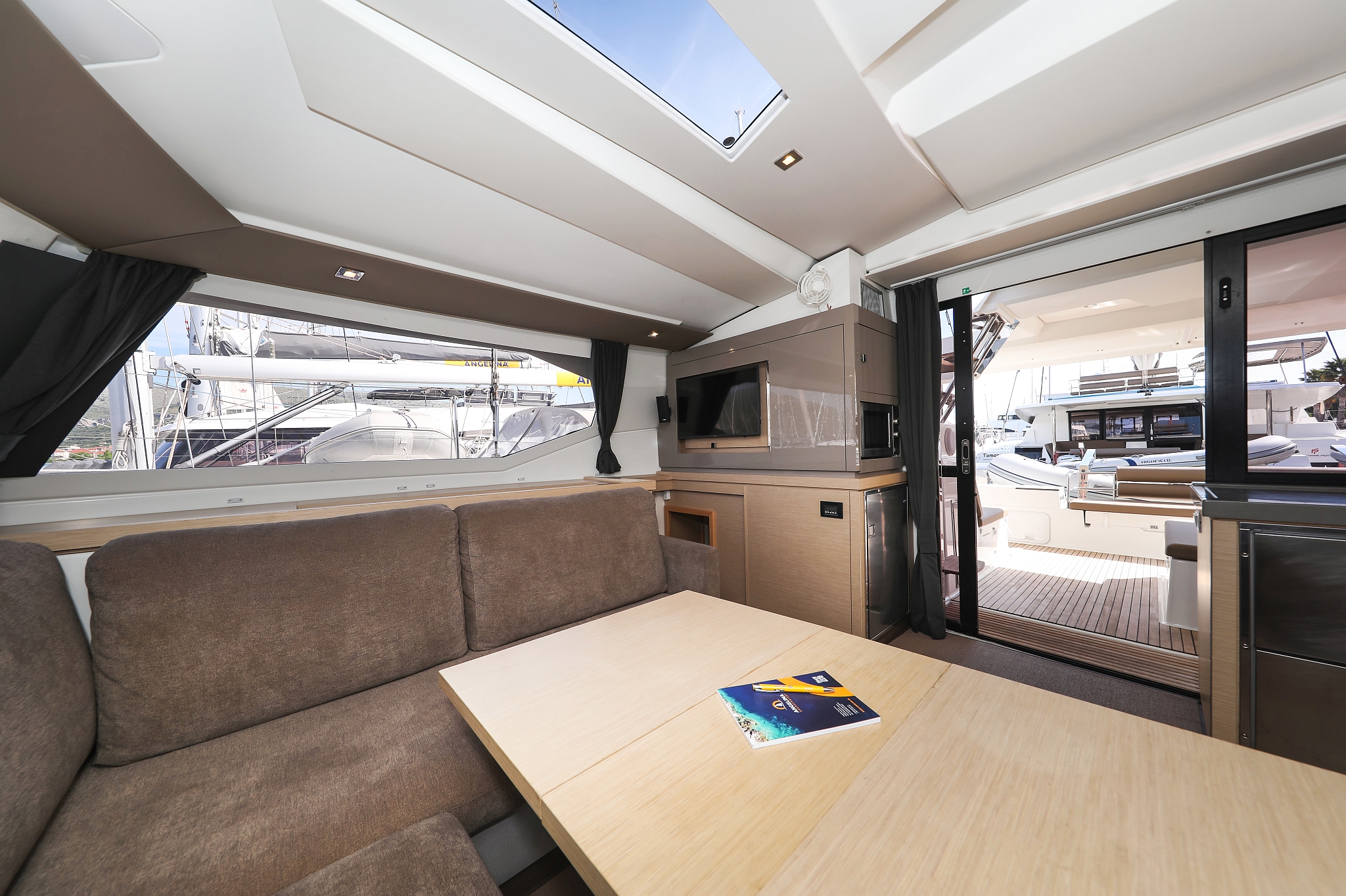 Fountaine Pajot Saona 47 Quintet - 5 + 1 cab. — photo 52