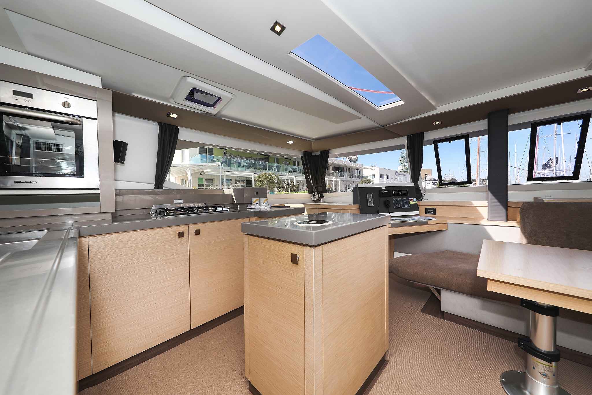 Fountaine Pajot Saona 47 Quintet - 5 + 1 cab. — photo 4