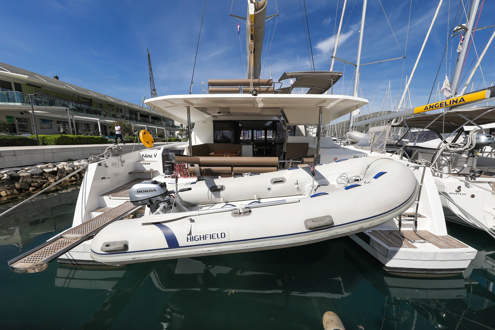 Fountaine Pajot Saona 47 Quintet - 5 + 1 cab. — photo 1