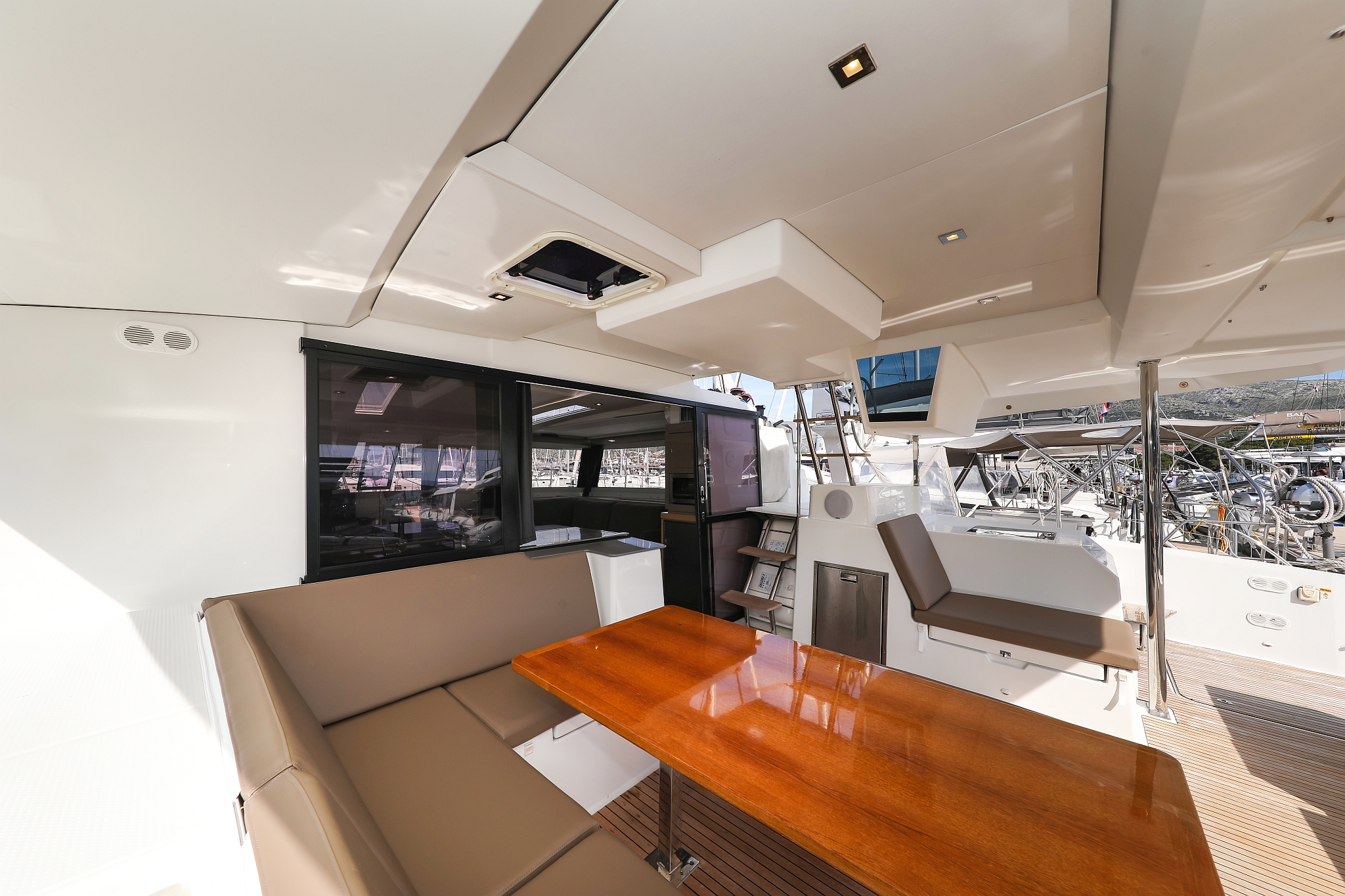 Fountaine Pajot Saona 47 Quintet - 5 + 1 cab. — photo 6