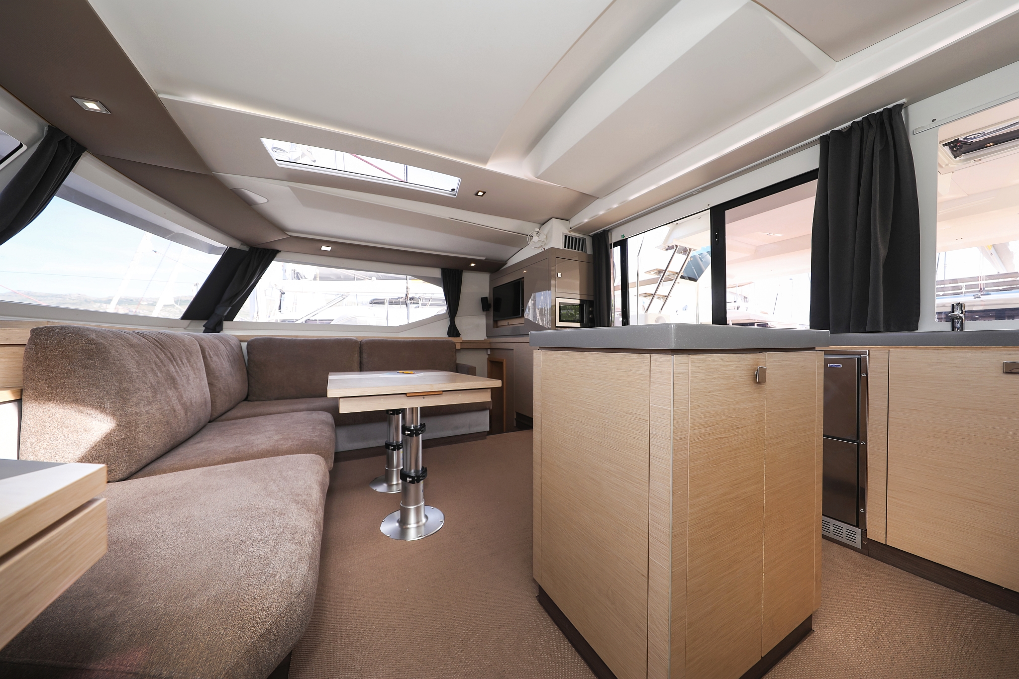 Fountaine Pajot Saona 47 Quintet - 5 + 1 cab. — photo 17