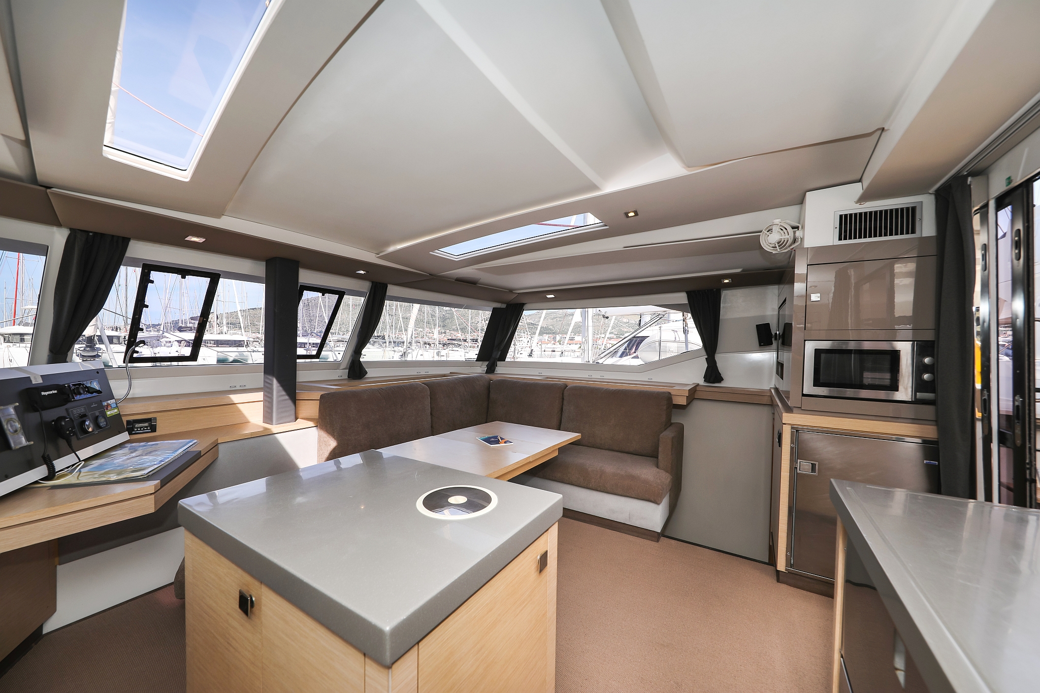 Fountaine Pajot Saona 47 Quintet - 5 + 1 cab. — photo 18