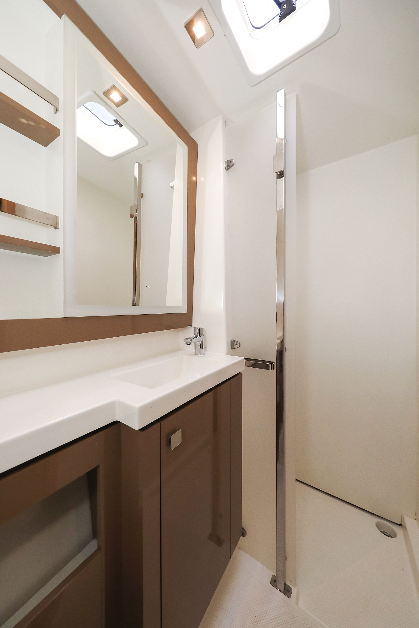 Fountaine Pajot Saona 47 Quintet - 5 + 1 cab. — photo 36