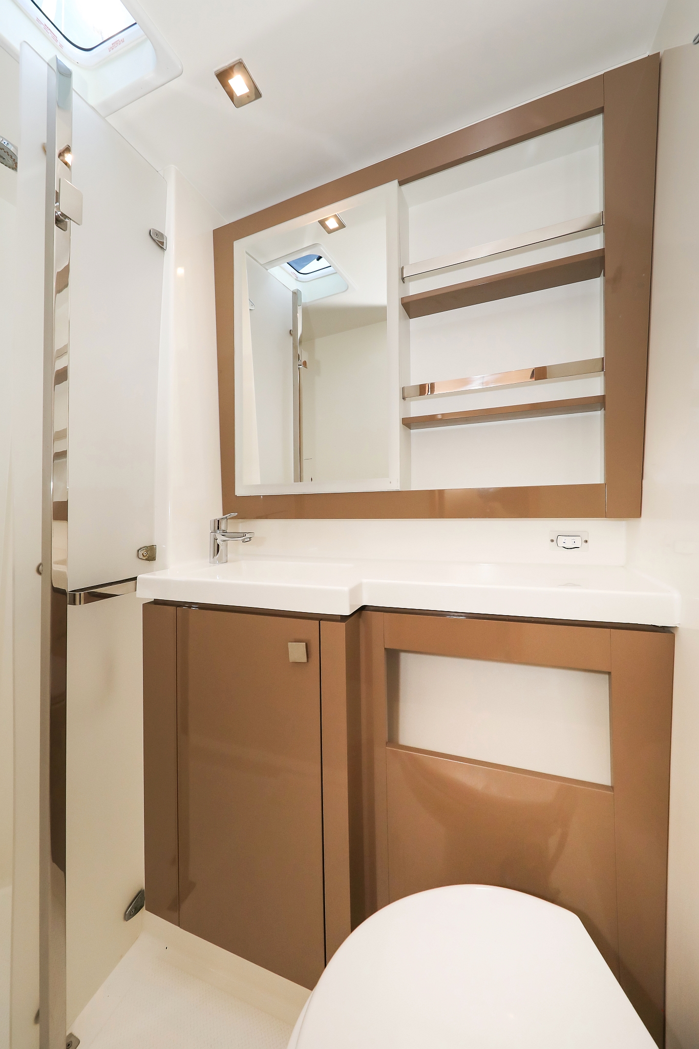 Fountaine Pajot Saona 47 Quintet - 5 + 1 cab. — photo 38