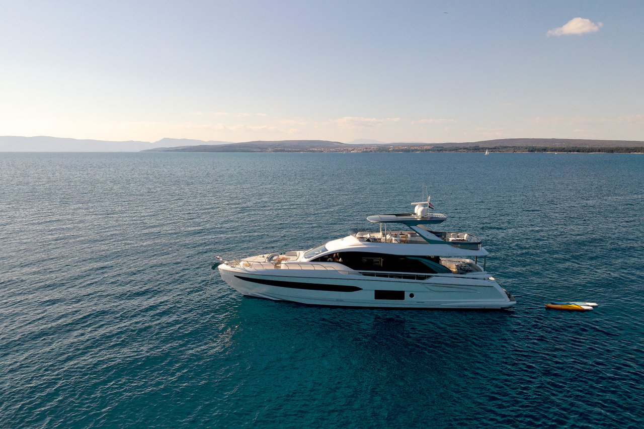 Azimut 78 Fly - 4 + 1 cab. — photo 11