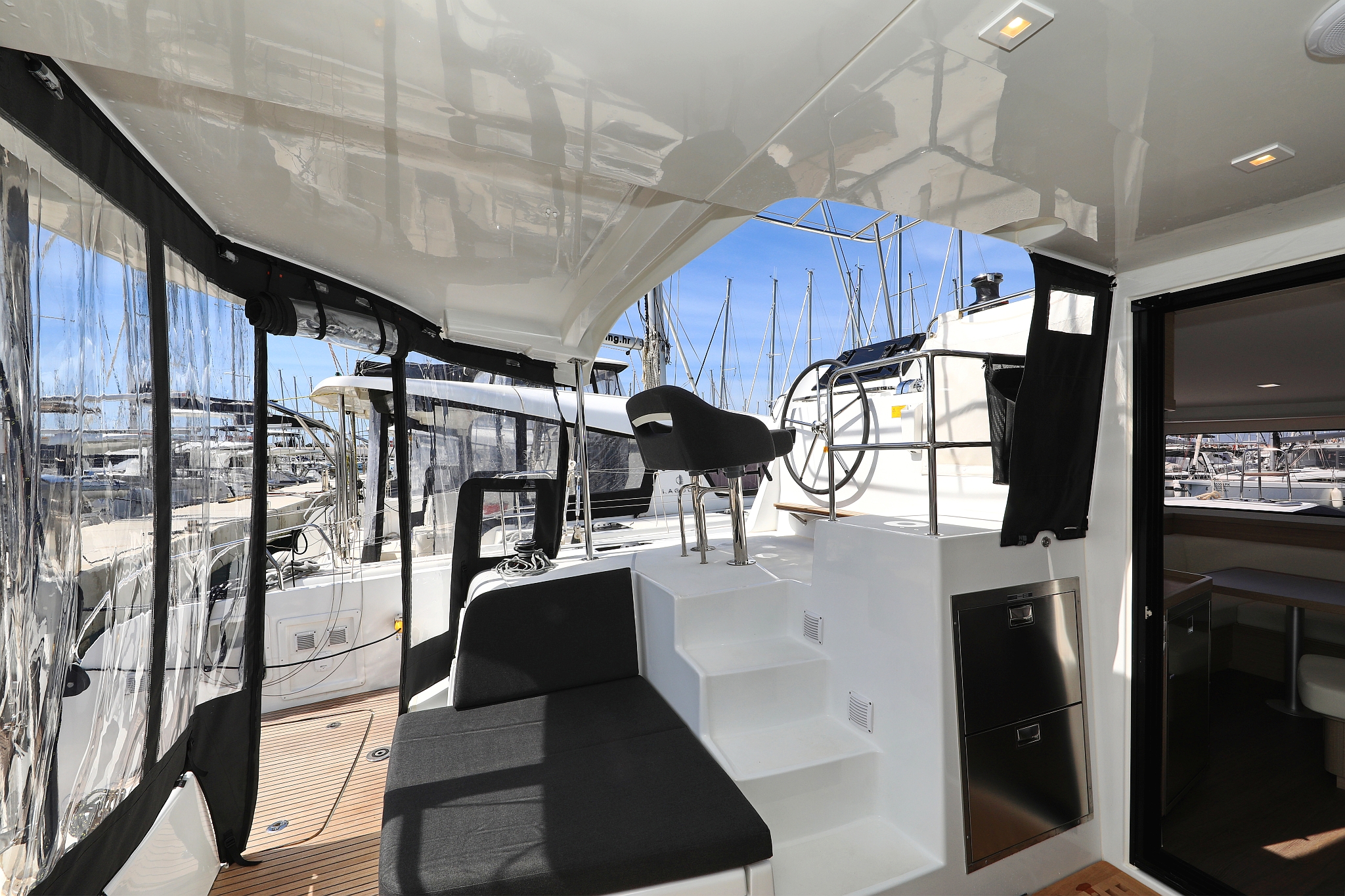 Lagoon 42 - 4 + 2 cab. — photo 5