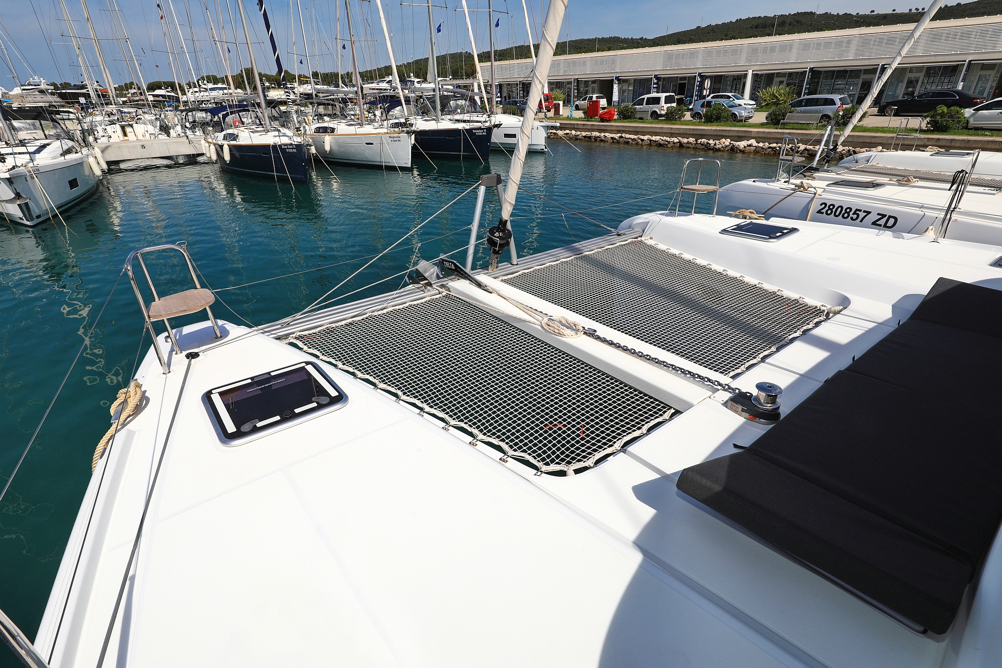 Lagoon 42 - 4 + 2 cab. — photo 11