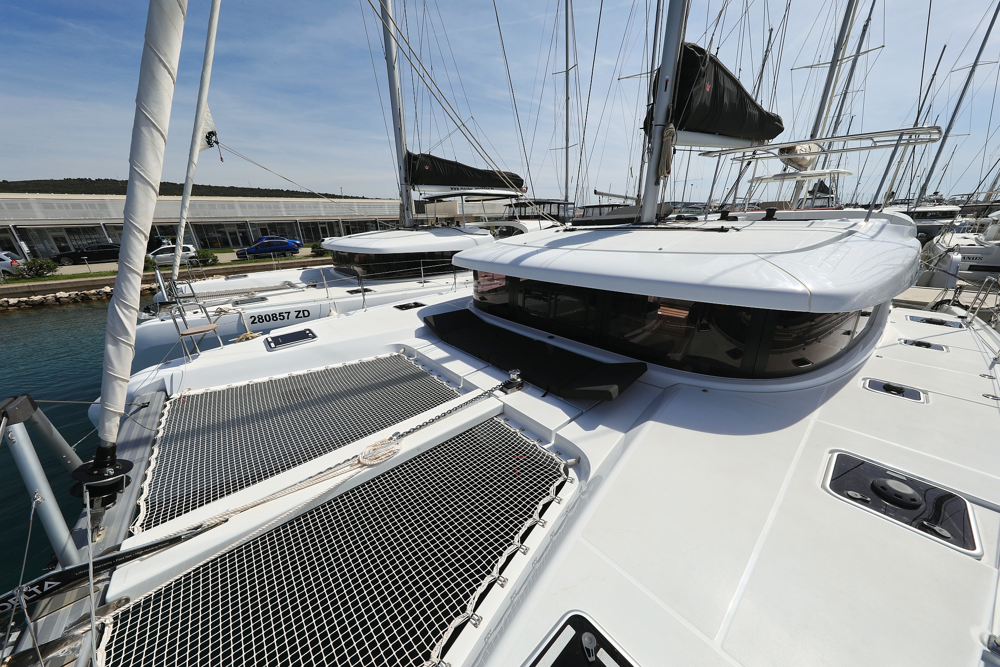 Lagoon 42 - 4 + 2 cab. — photo 12