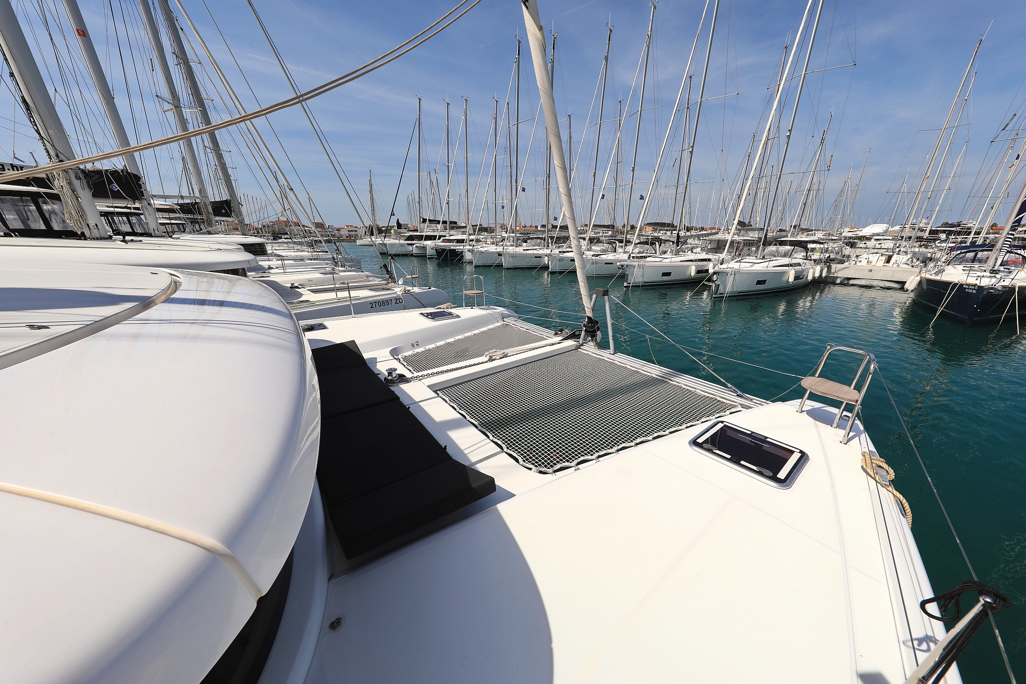 Lagoon 42 - 4 + 2 cab. — photo 16