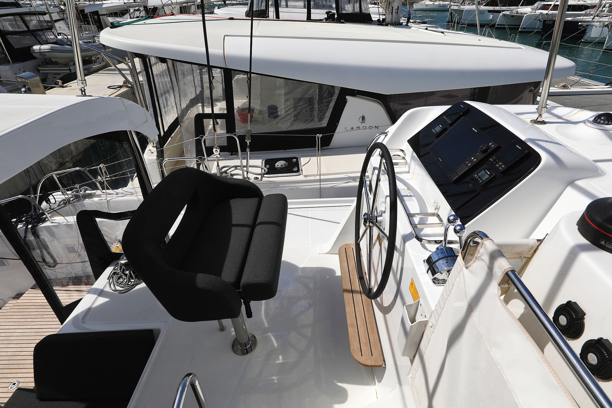 Lagoon 42 - 4 + 2 cab. — photo 21
