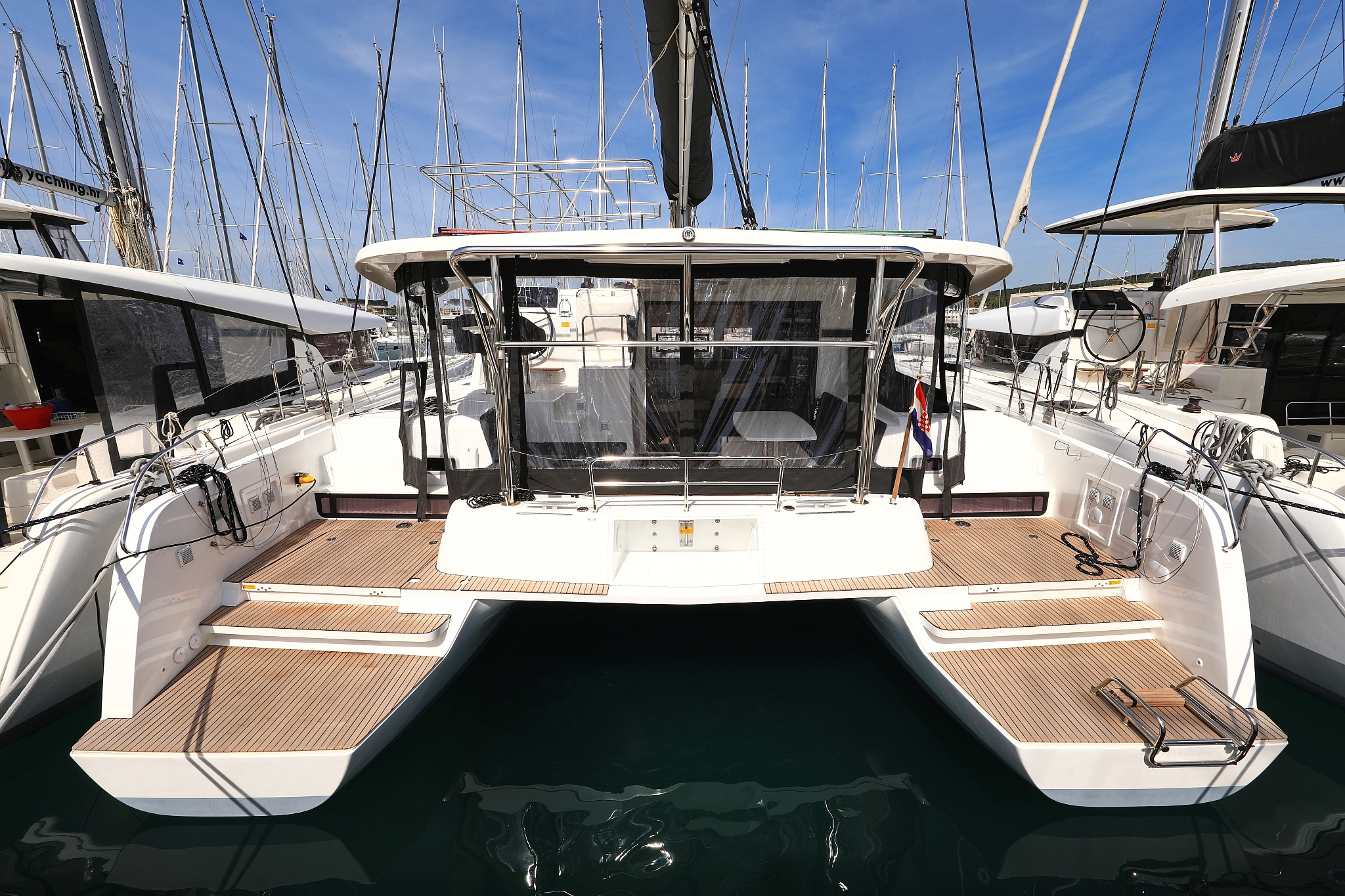 Lagoon 42 - 4 + 2 cab. — photo 22