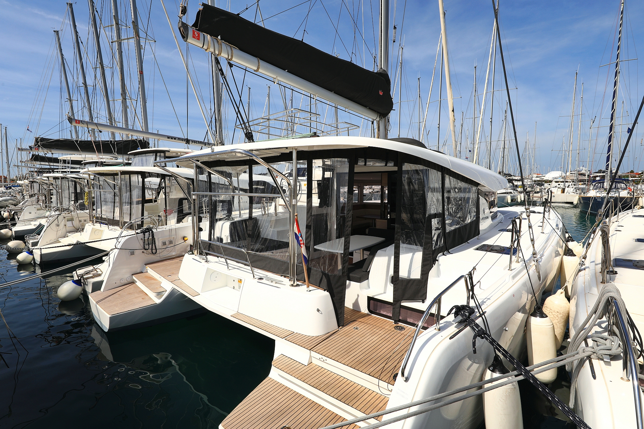 Lagoon 42 - 4 + 2 cab. — photo 23