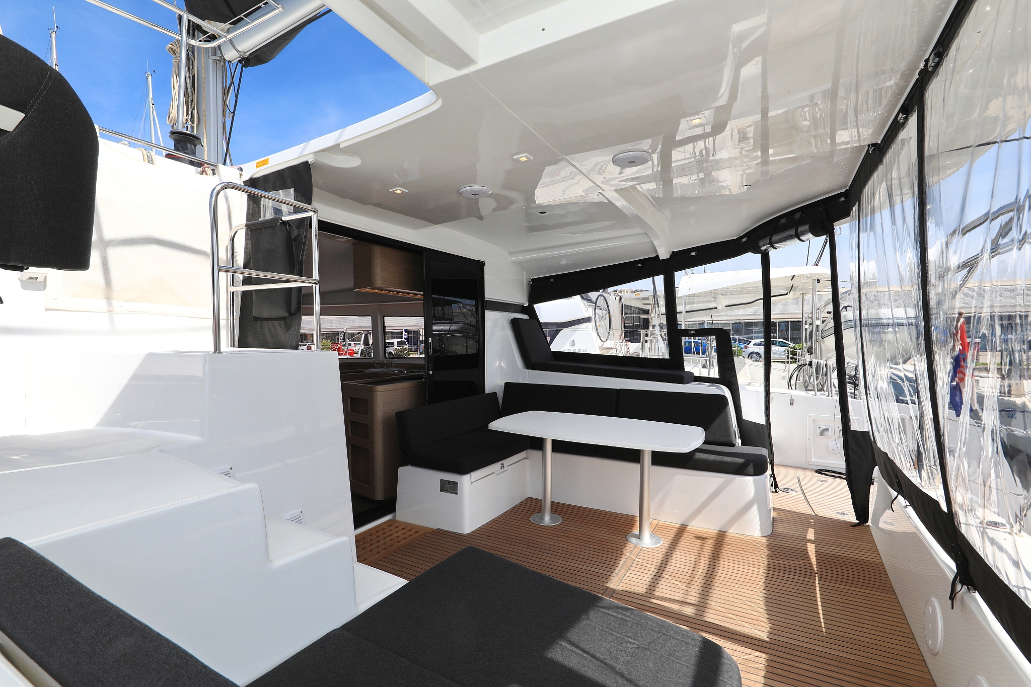 Lagoon 42 - 4 + 2 cab. — photo 28