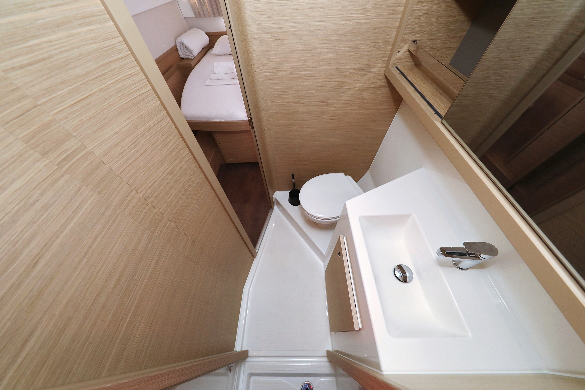 Lagoon 42 - 4 + 2 cab. — photo 75