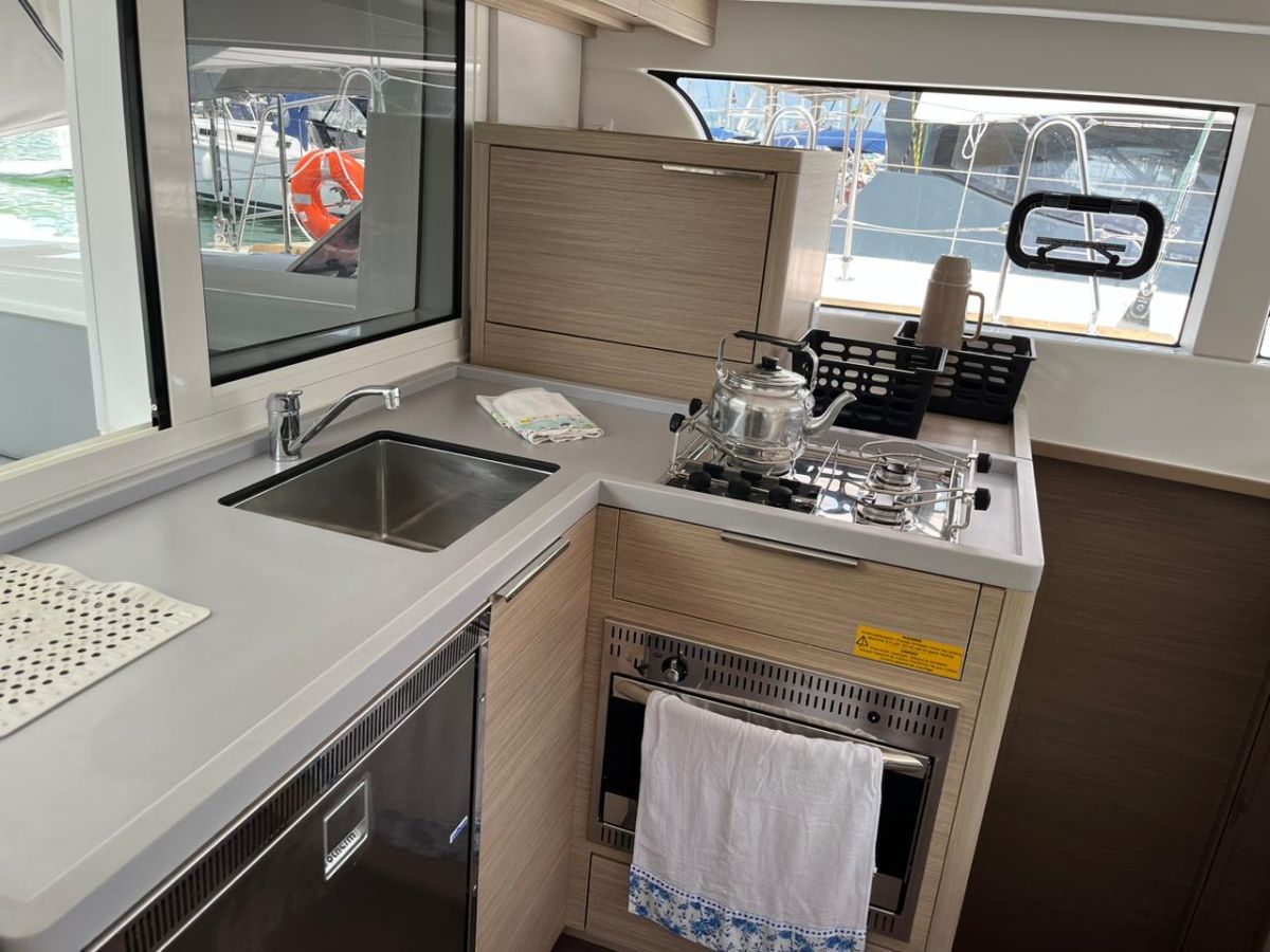 Lagoon 40 - 4 cab. — photo 6