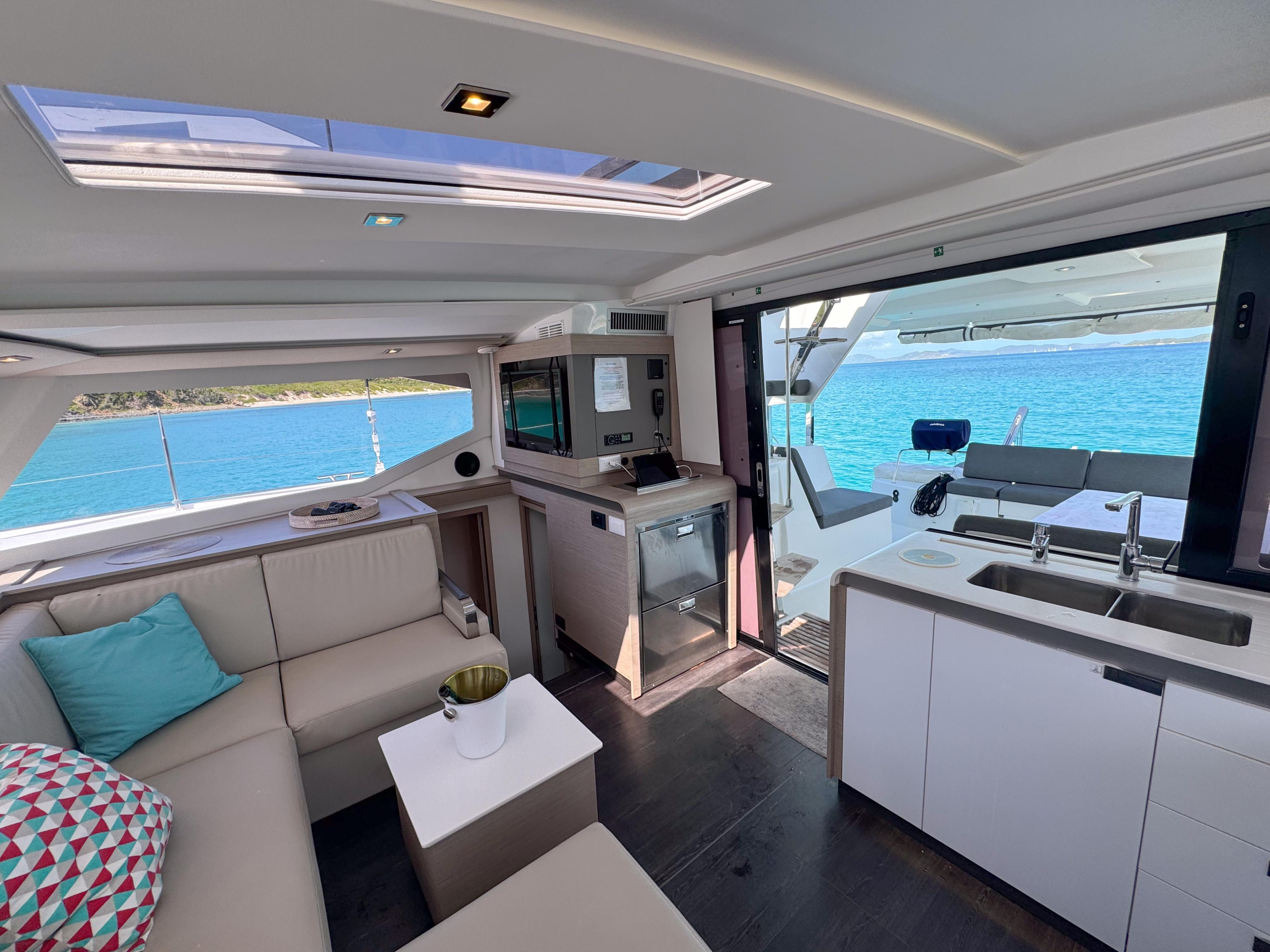 Fountaine Pajot Isla 40 - 4 + 1 cab. — photo 17