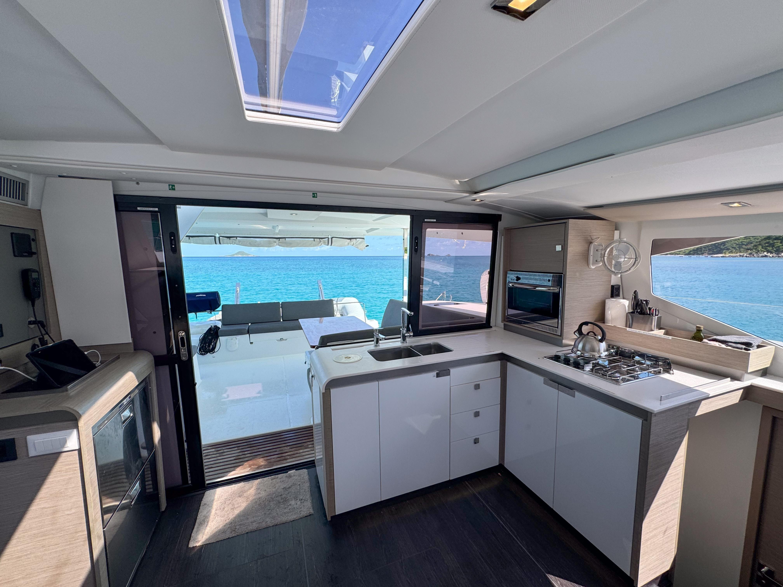 Fountaine Pajot Isla 40 - 4 + 1 cab. — photo 18