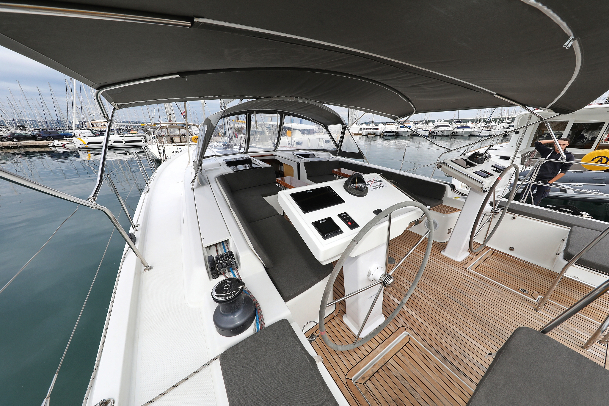 Hanse 548 - 5 + 1 cab. — photo 38