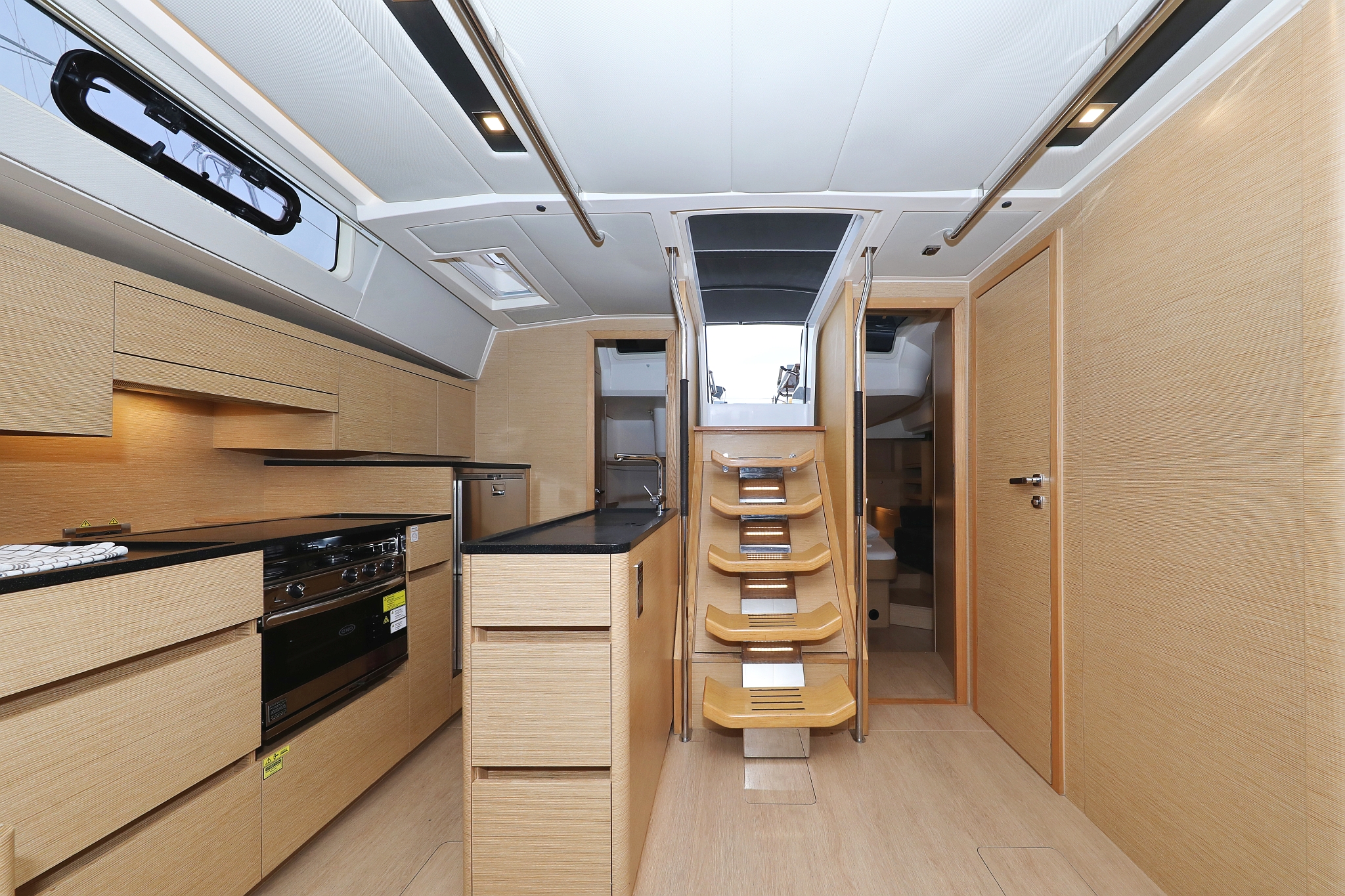 Hanse 548 - 5 + 1 cab. — photo 6