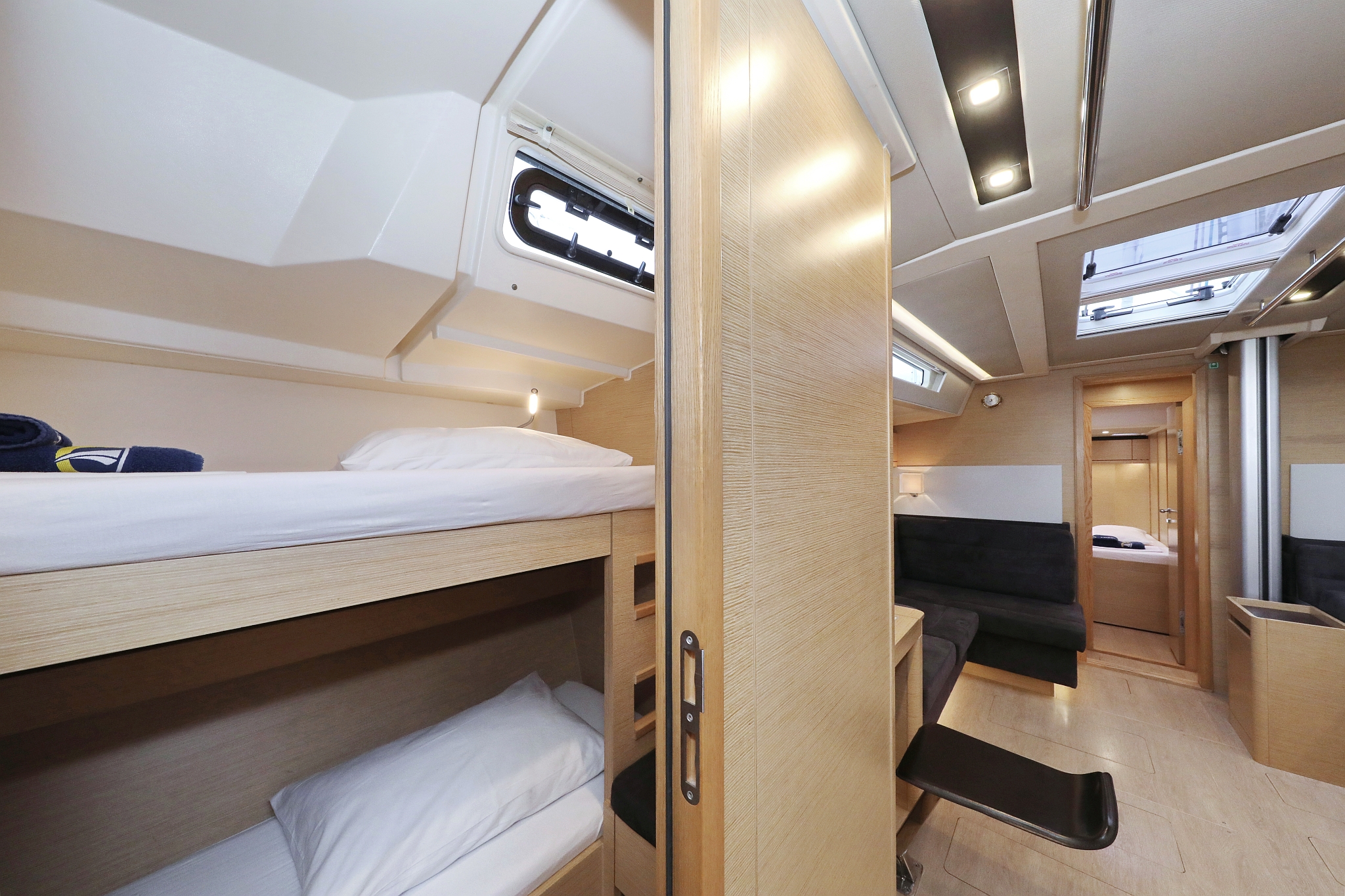 Hanse 548 - 5 + 1 cab. — photo 9