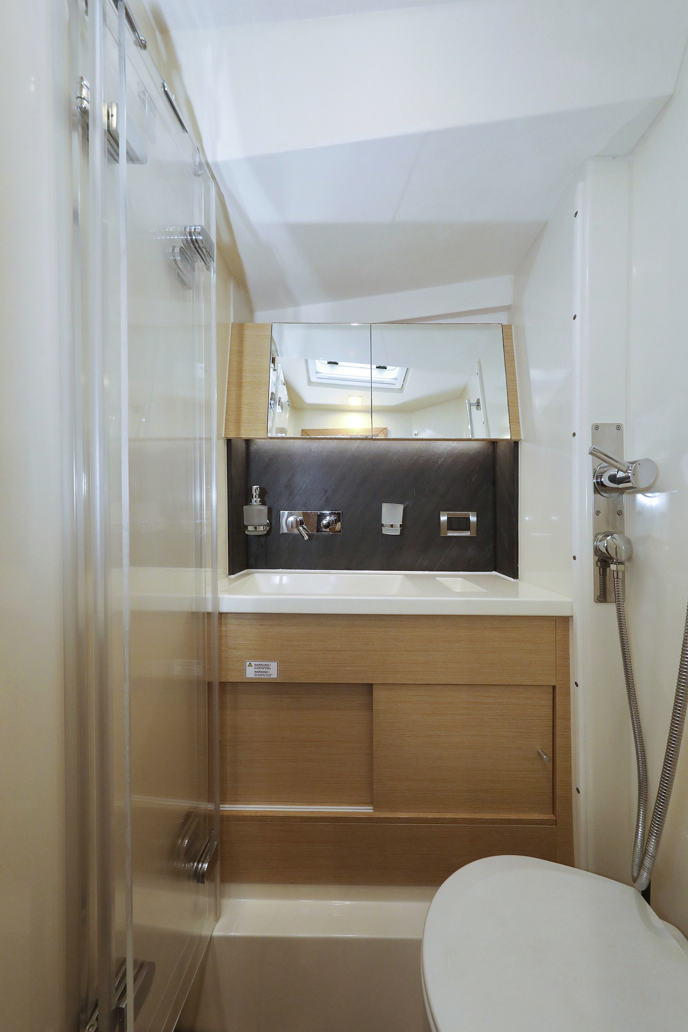 Hanse 548 - 5 + 1 cab. — photo 23