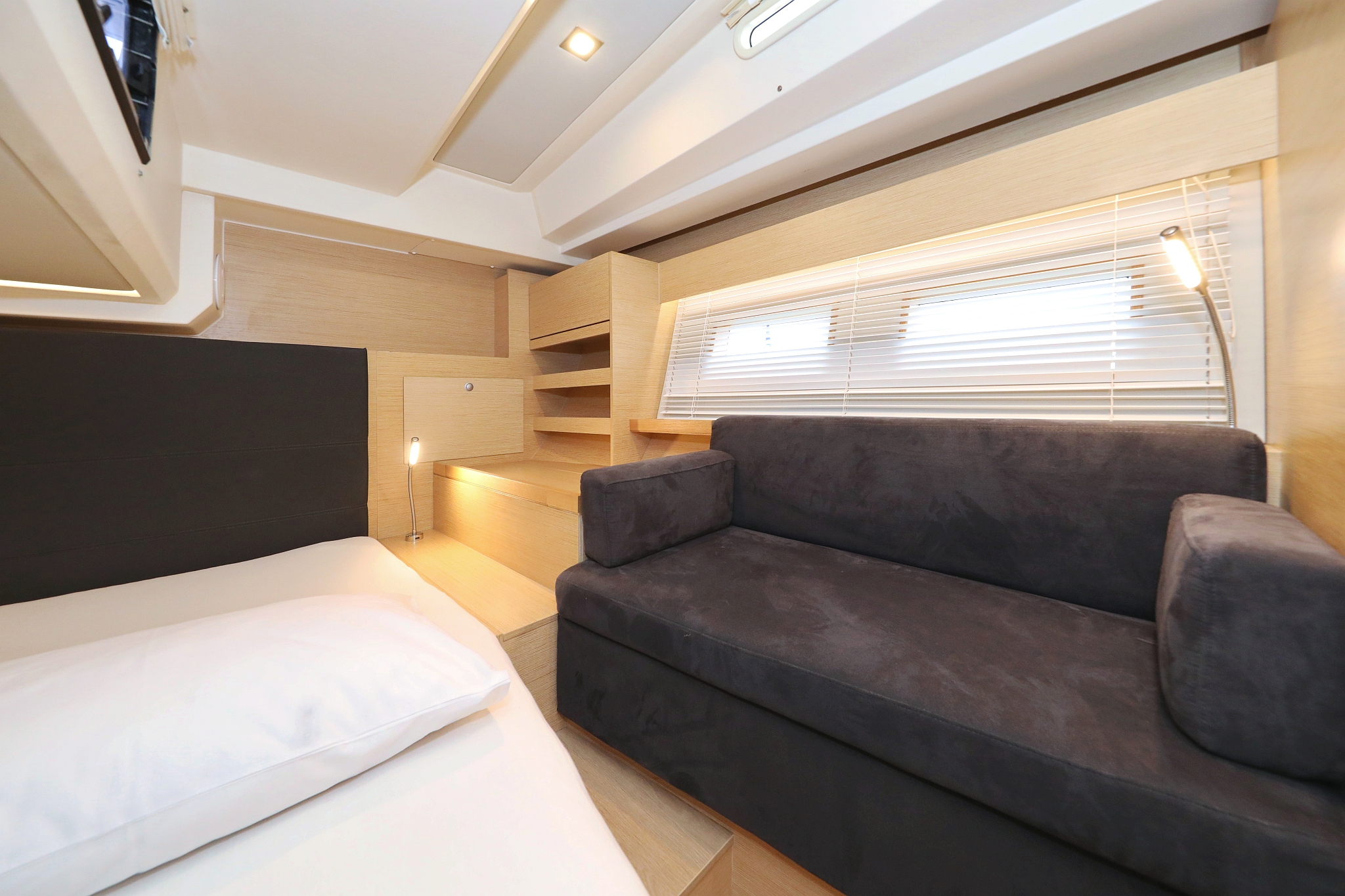 Hanse 548 - 5 + 1 cab. — photo 28