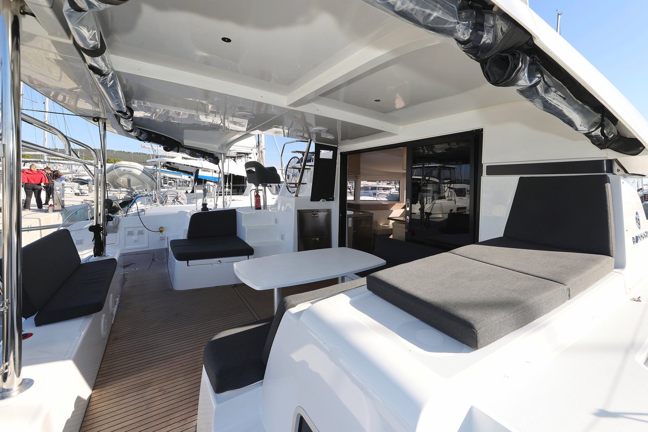 Lagoon 42 - 4 + 2 cab. — photo 4