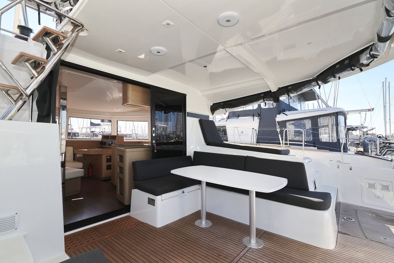 Lagoon 42 - 4 + 2 cab. — photo 5
