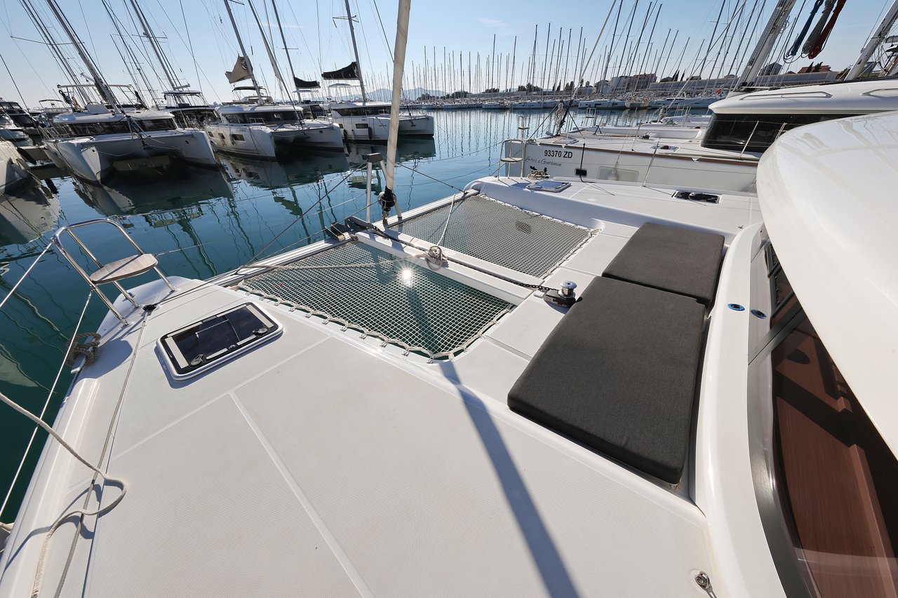 Lagoon 42 - 4 + 2 cab. — photo 8