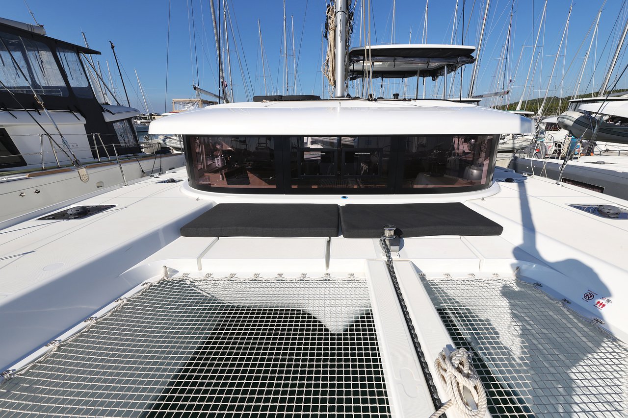 Lagoon 42 - 4 + 2 cab. — photo 10