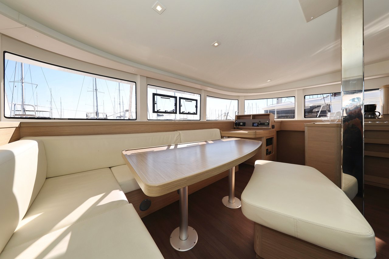 Lagoon 42 - 4 + 2 cab. — photo 17