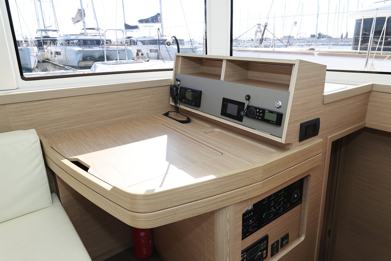 Lagoon 42 - 4 + 2 cab. — photo 21