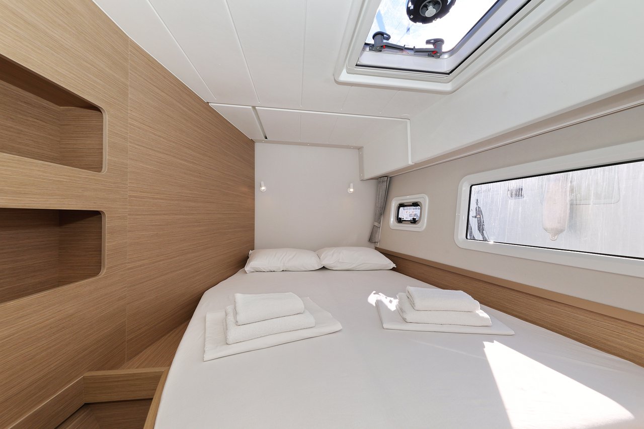 Lagoon 42 - 4 + 2 cab. — photo 22