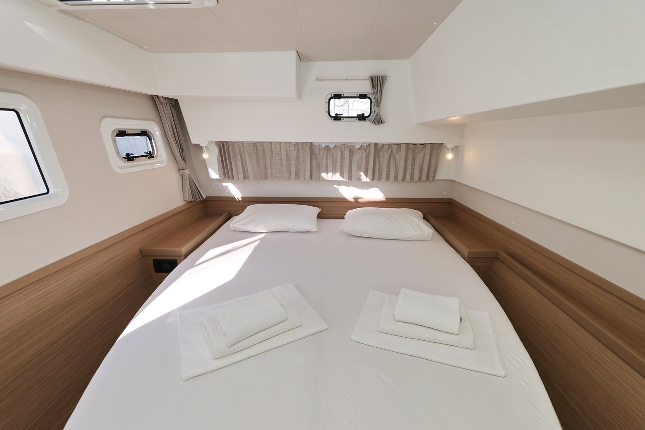 Lagoon 42 - 4 + 2 cab. — photo 23