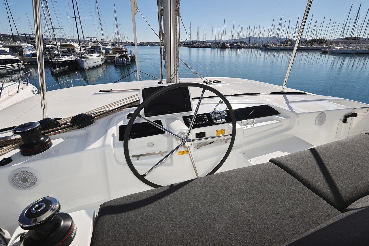 Lagoon 46 - 4 + 2 cab. — photo 7