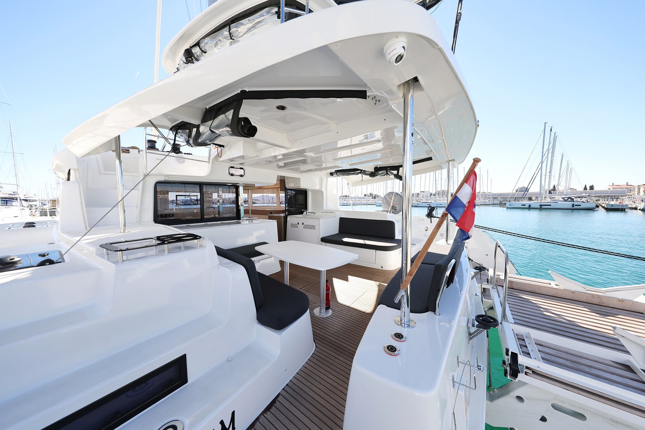Lagoon 46 - 4 + 2 cab. — photo 8