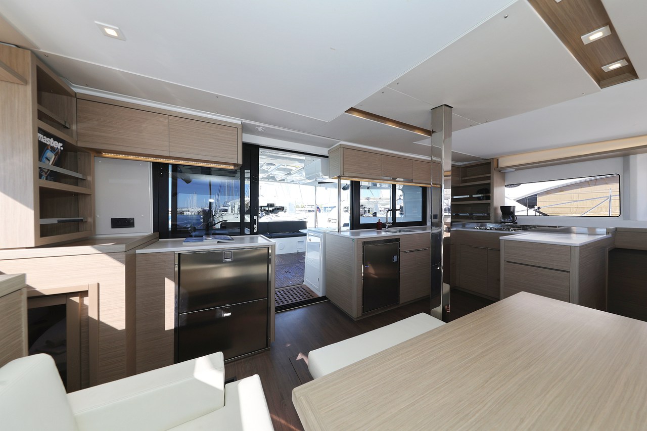 Lagoon 46 - 4 + 2 cab. — photo 17