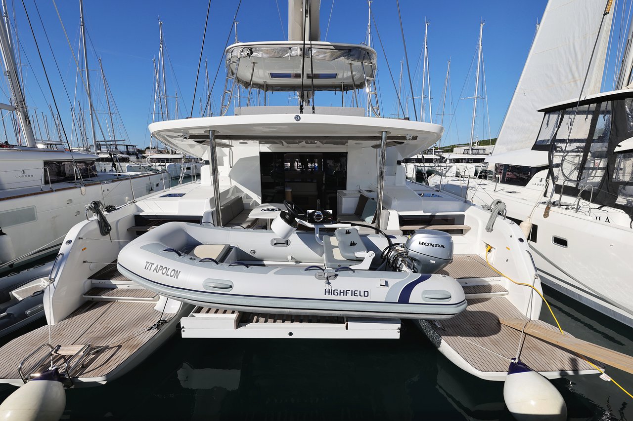 Lagoon 51 - 6 + 1 cab. — photo 1