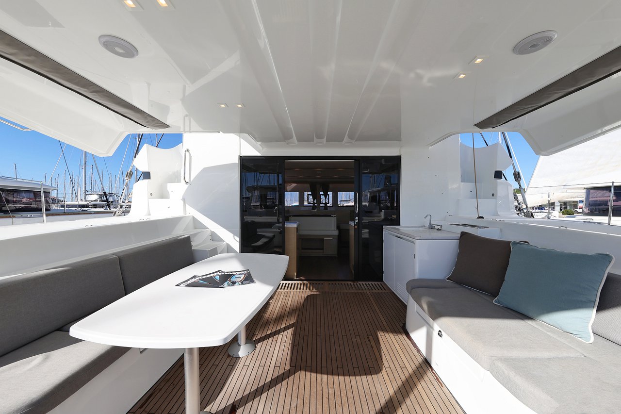 Lagoon 51 - 6 + 1 cab. — photo 11