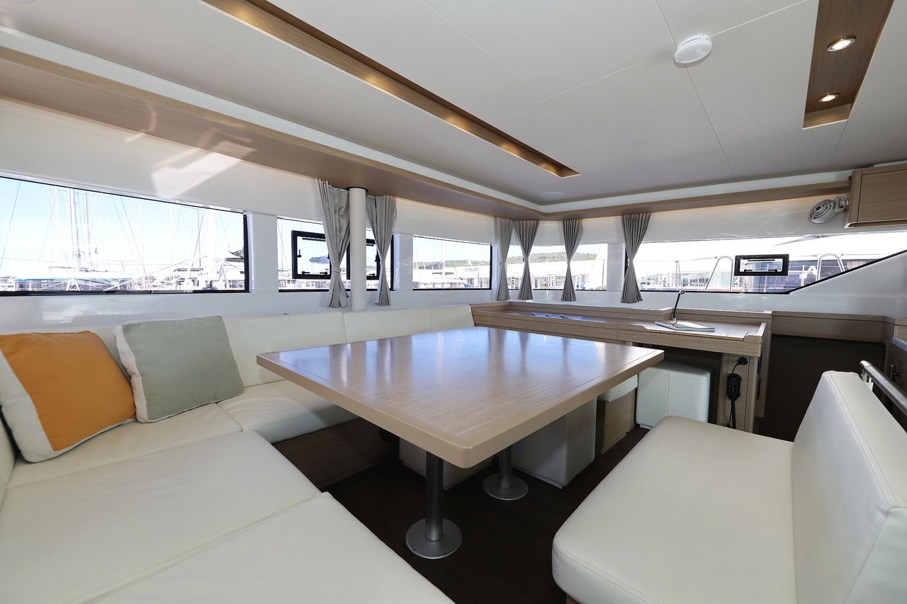Lagoon 51 - 6 + 1 cab. — photo 15