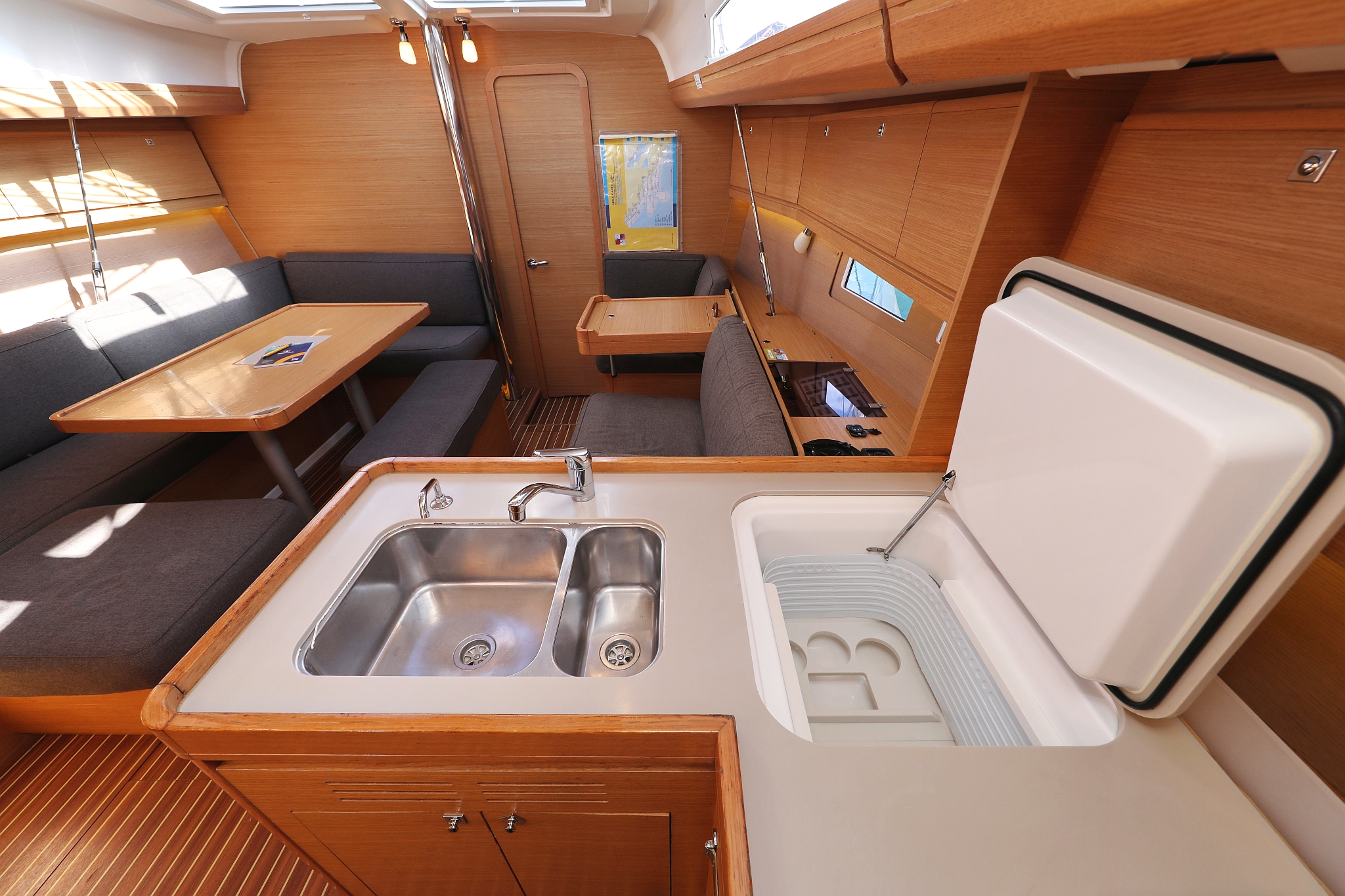 Dufour 412 GL — photo 44
