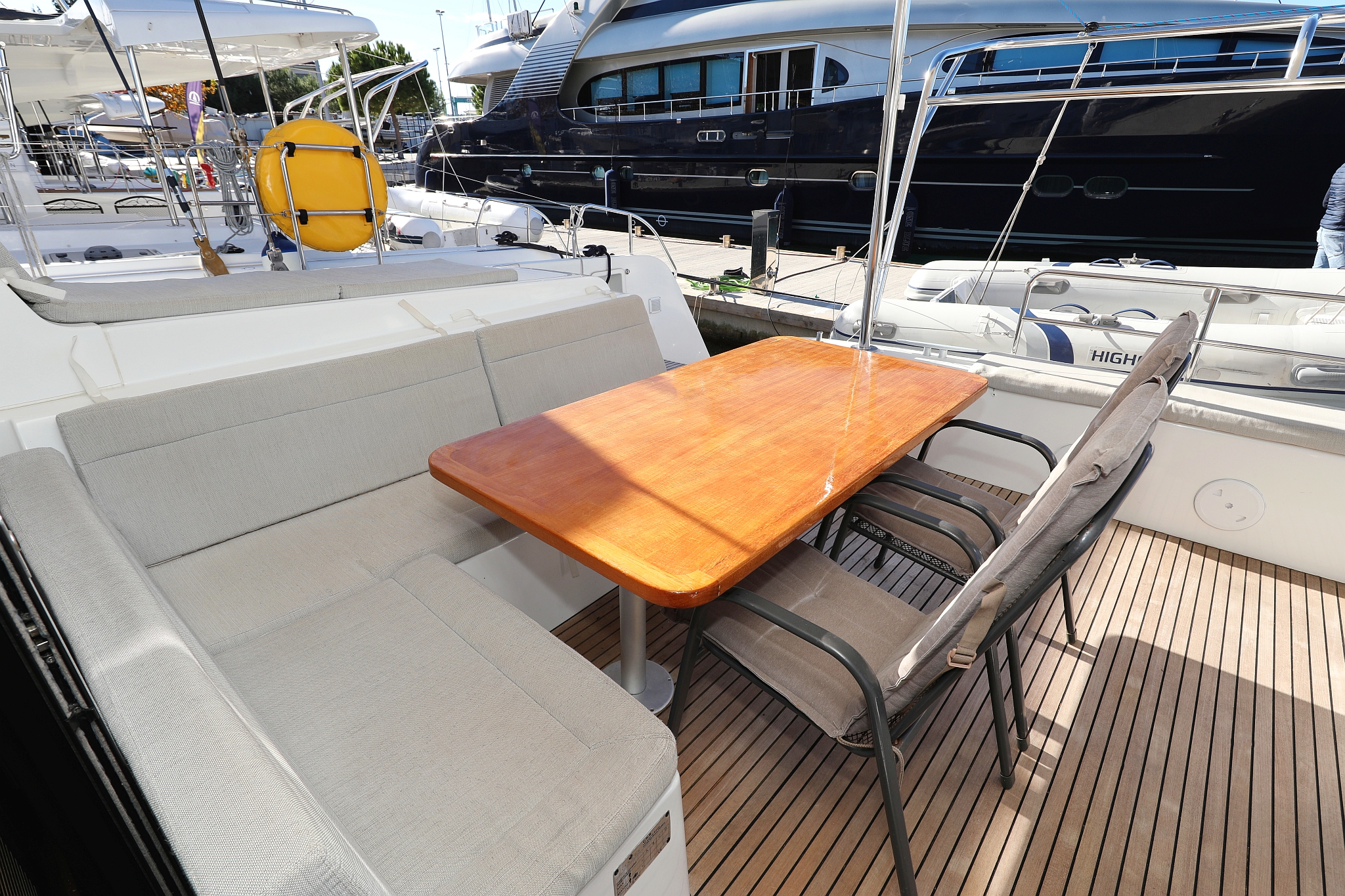 Lagoon 42 - 4 + 2 cab. — photo 9