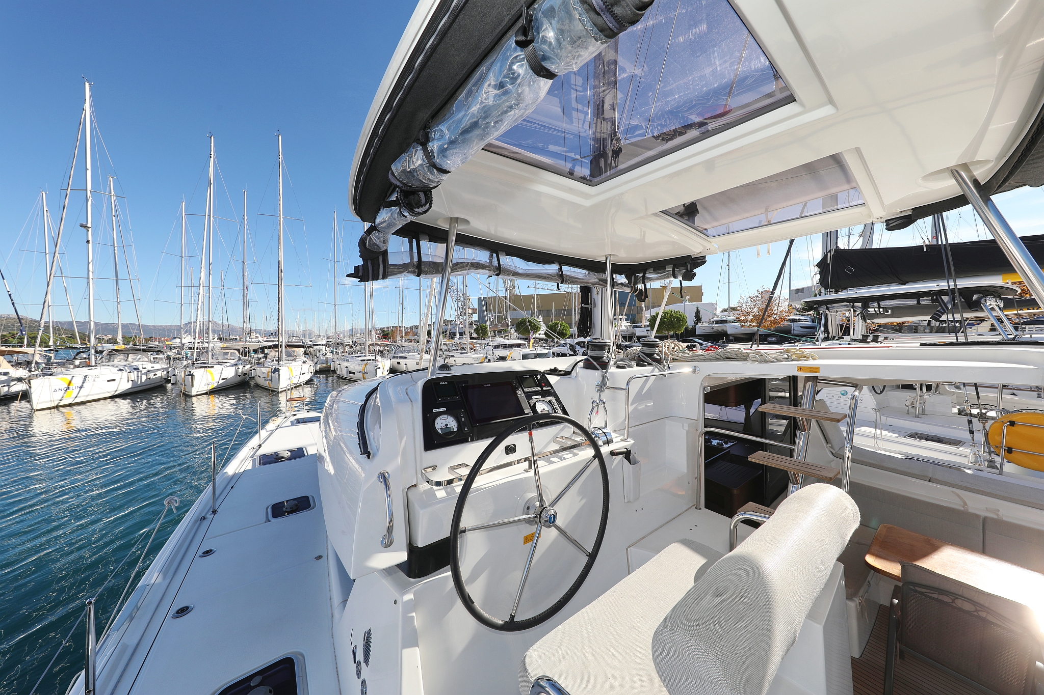Lagoon 42 - 4 + 2 cab. — photo 11