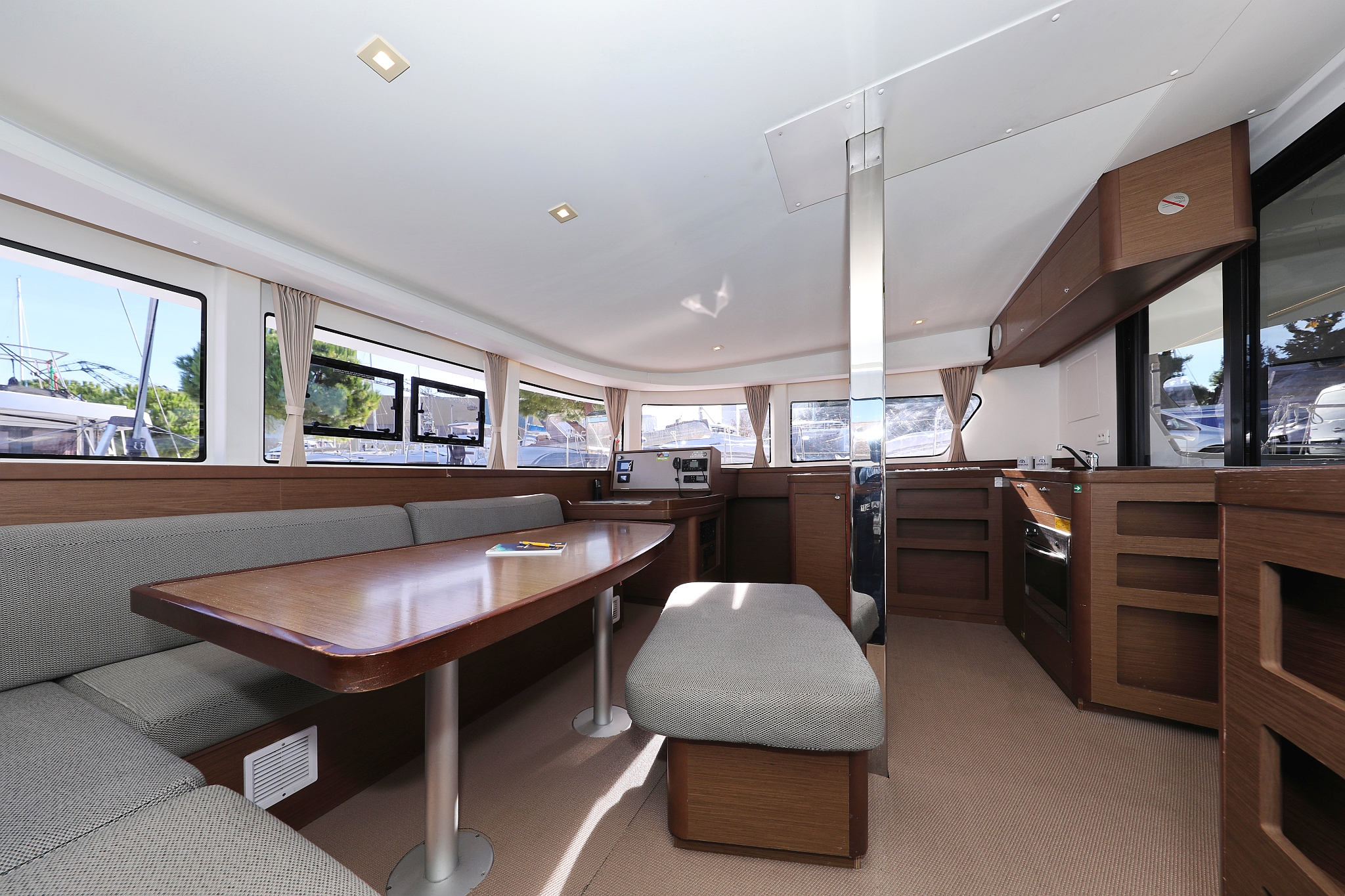 Lagoon 42 - 4 + 2 cab. — photo 17