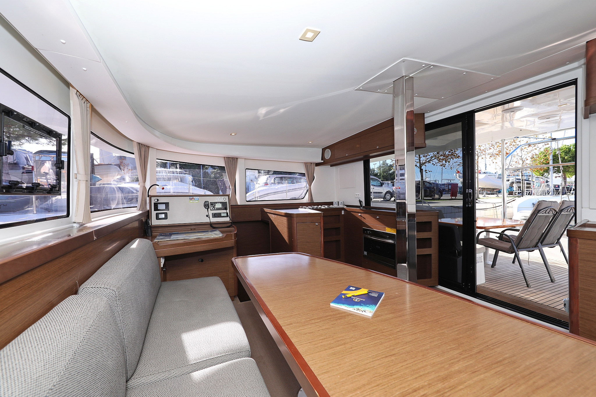Lagoon 42 - 4 + 2 cab. — photo 20
